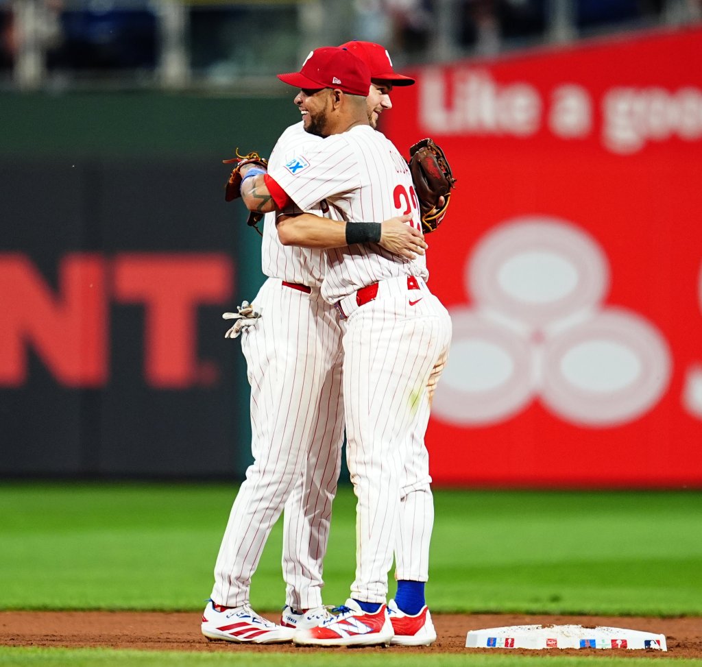Phillies Take 2 of 3 From Mets, Lead NL&nbsp;East